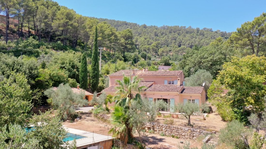 Villa in Solliès-Ville, Provence-Alpes-Côte d'Azur, France 2 - 18409519