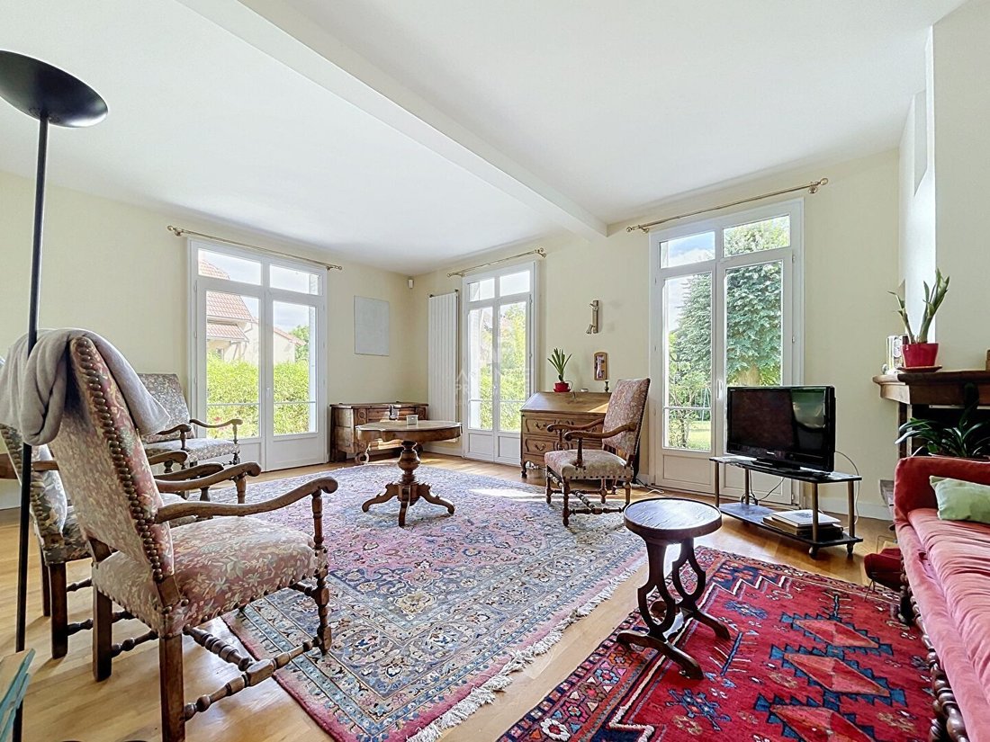 House in Chatou, Ile-de-France, France 2 - 18407459