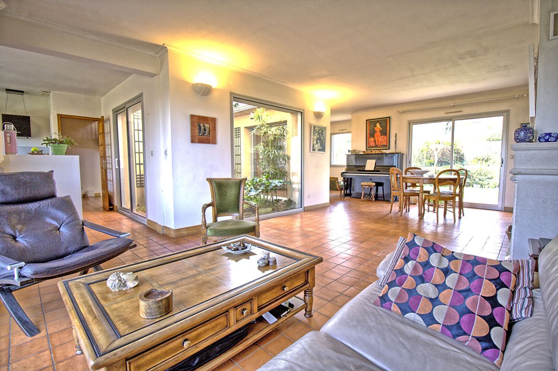 Villa in La Dezière-L'Etang, Avrillé, France 3 - 18405875