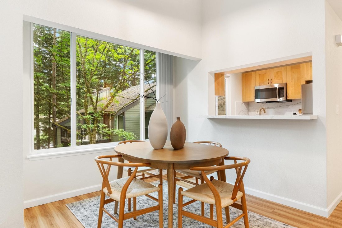 Condo in Bellevue, Washington, United States 5 - 18412339