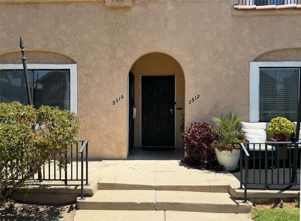 Los Angeles, California, United States 3 - 16525476