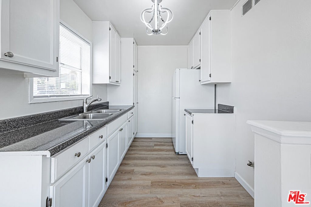 Los Angeles, California, United States 5 - 18354977