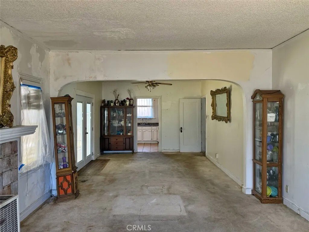 Los Angeles, California, United States 5 - 16525476