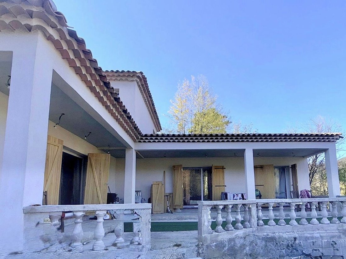 Villa in Tourrette-Levens, Provence-Alpes-Côte d'Azur, France 2 - 18405416