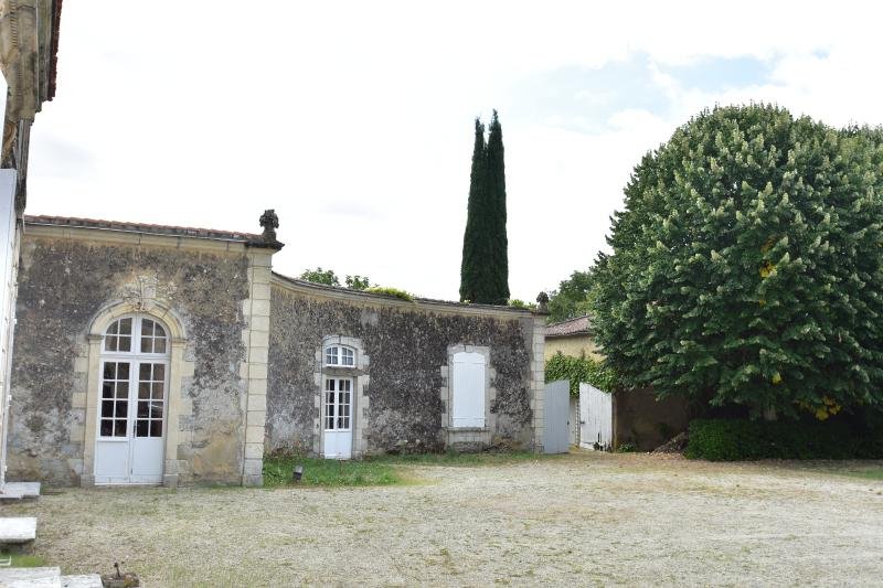 Villa in Sud, Saint-Jean-d'Angély, France 3 - 18405924