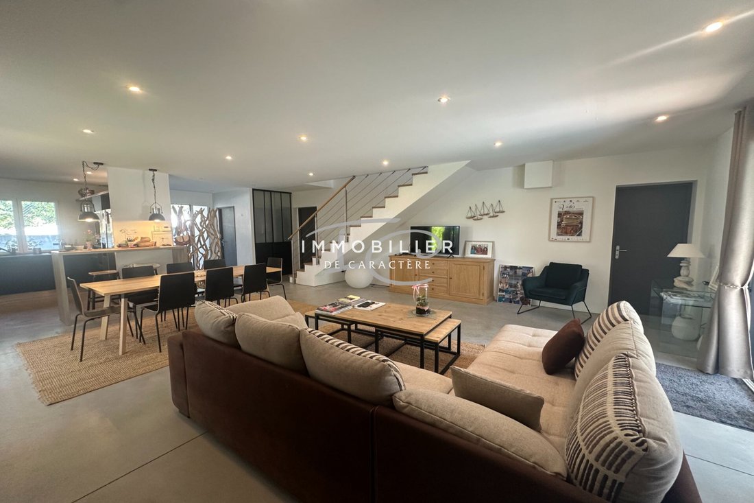 Villa in Sud, Cavalaire-sur-Mer, France 4 - 18403707