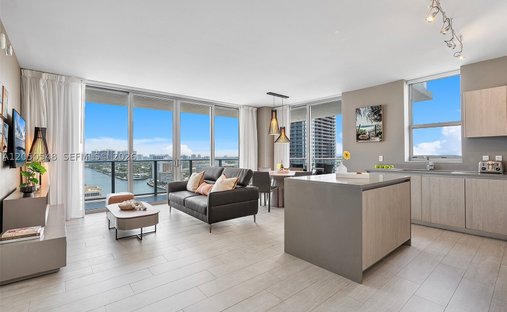 Condo in Hollywood, Florida, United States 1