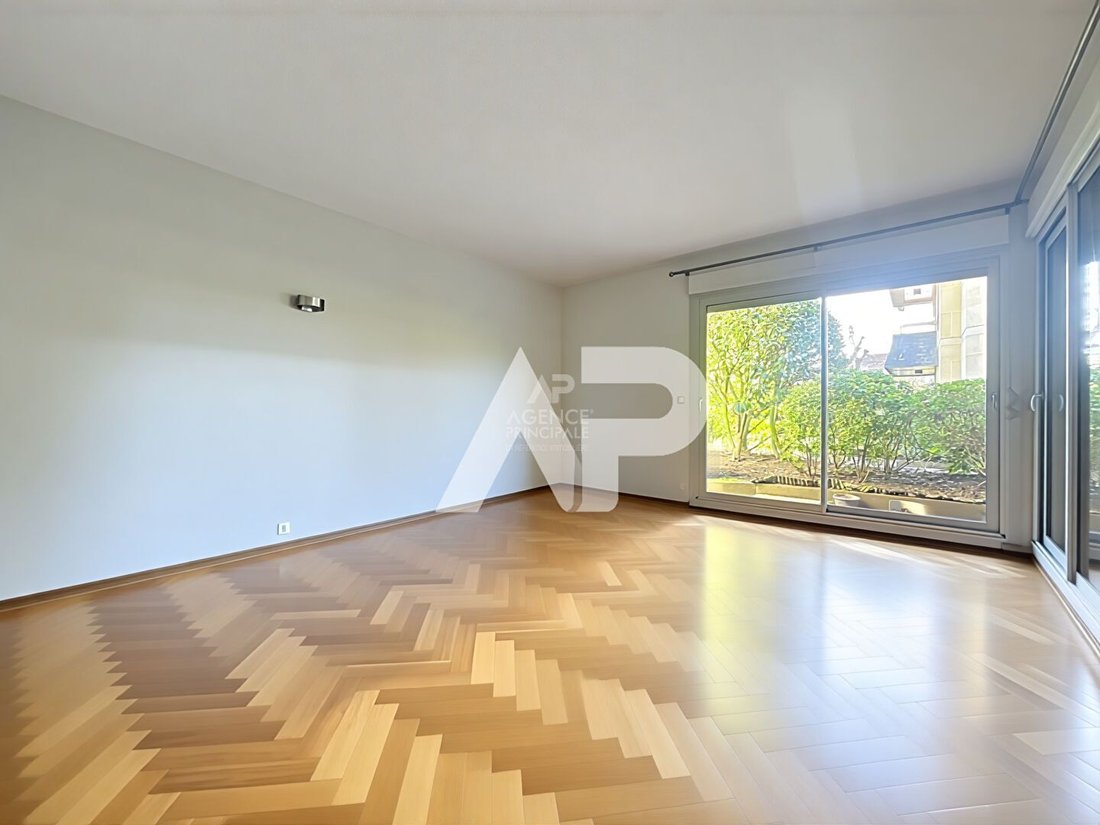 Apartment in Chatou, Ile-de-France, France 3 - 18407548