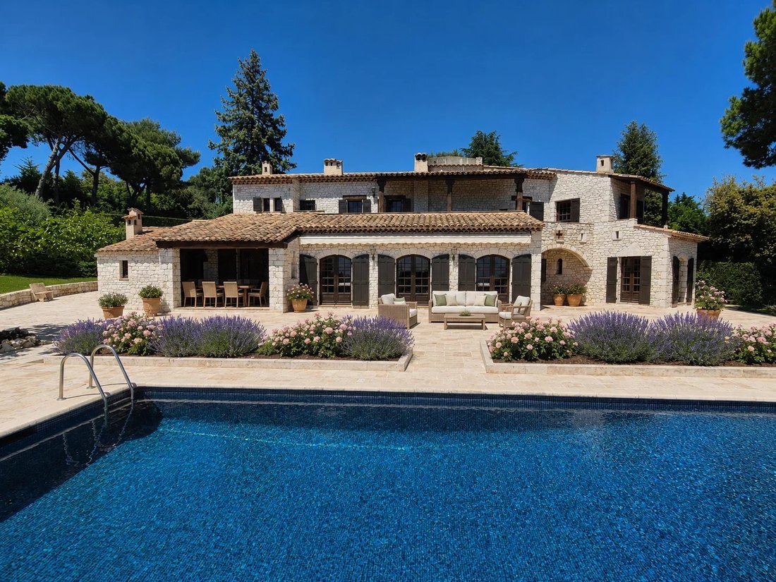 Villa in Saint-Paul-de-Vence, Provence-Alpes-Côte d'Azur, France 2 - 18406846