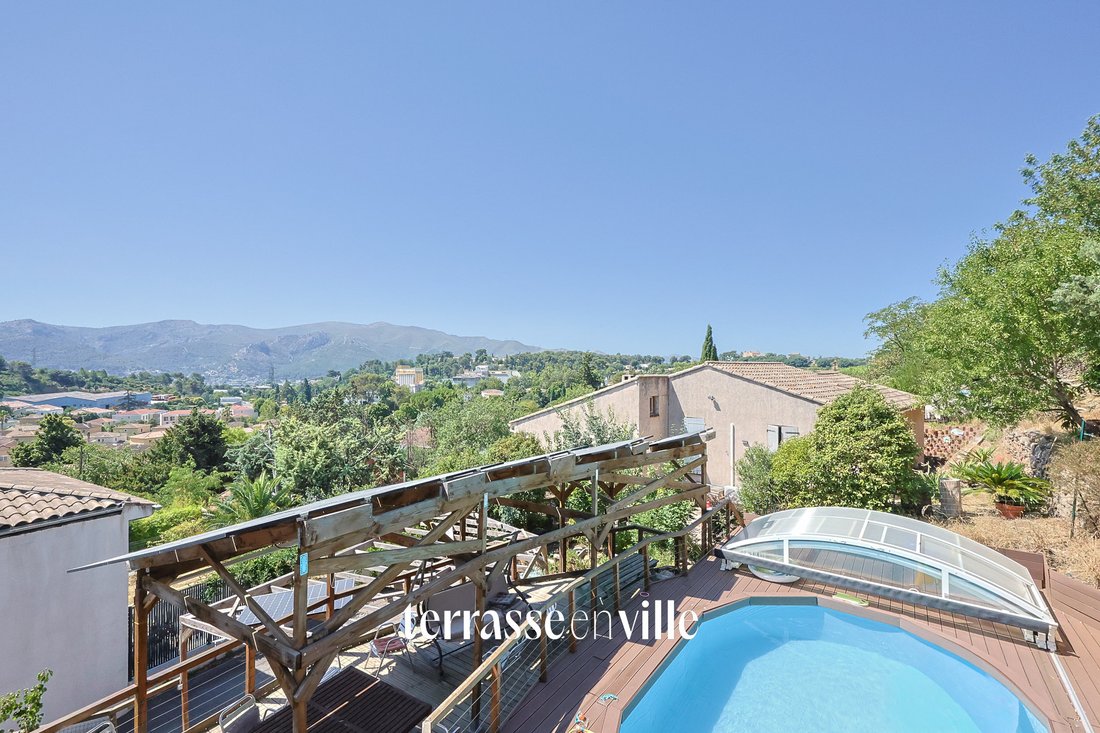 Casa a La Fourragère, Marsiglia, Provenza-Alpi-Costa Azzurra 2 - 18409357