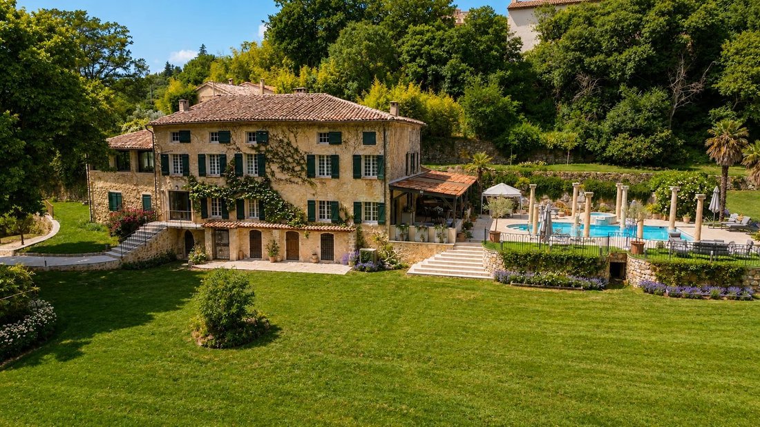 Villa in Callian, Provence-Alpes-Côte d'Azur, France 2 - 18406861