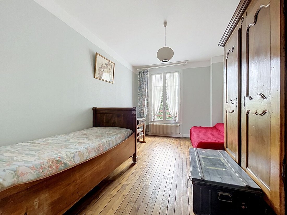 House in Chatou, Ile-de-France, France 5 - 18407459