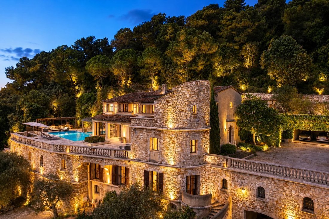 Villa in Grasse, Provence-Alpes-Côte d'Azur, France 4 - 18406824