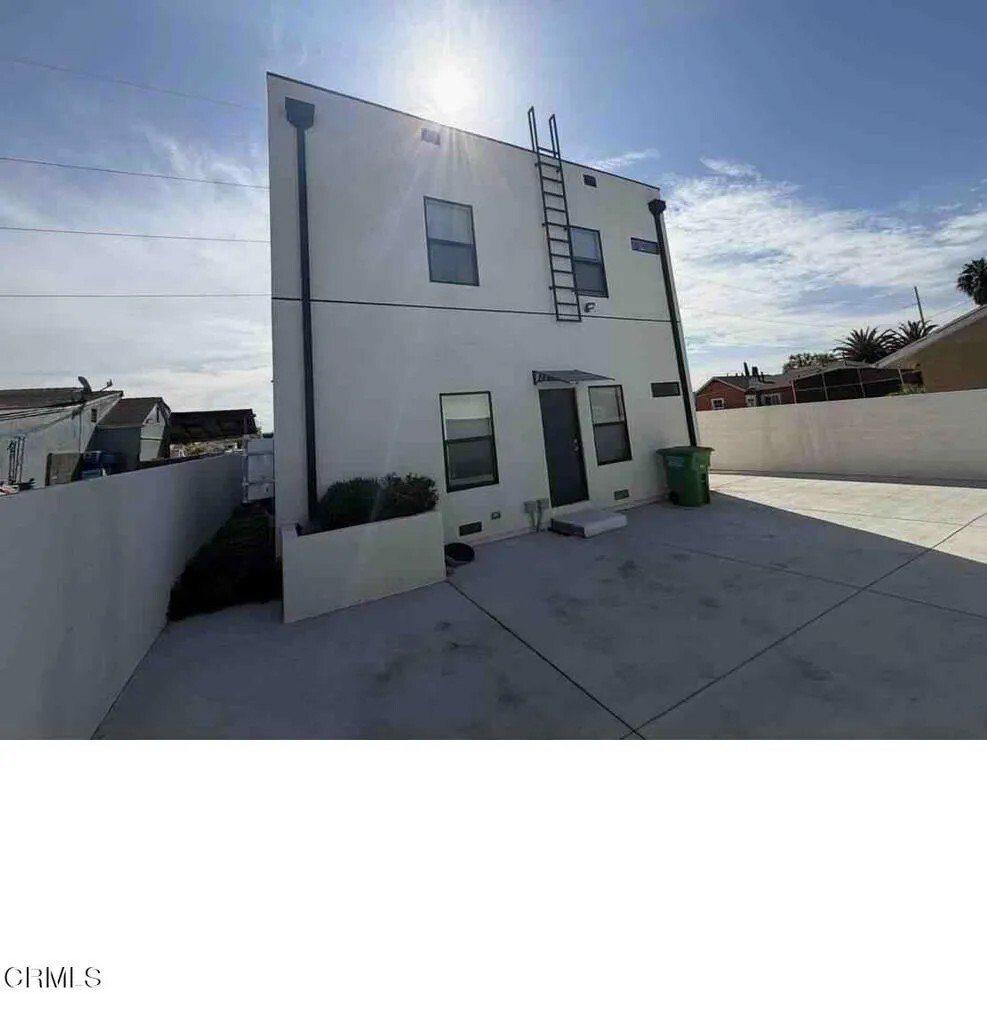 Inglewood, California, United States 2 - 18416487