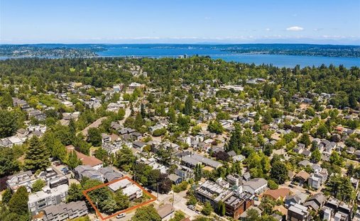 Land in Seattle, Washington, United States 1