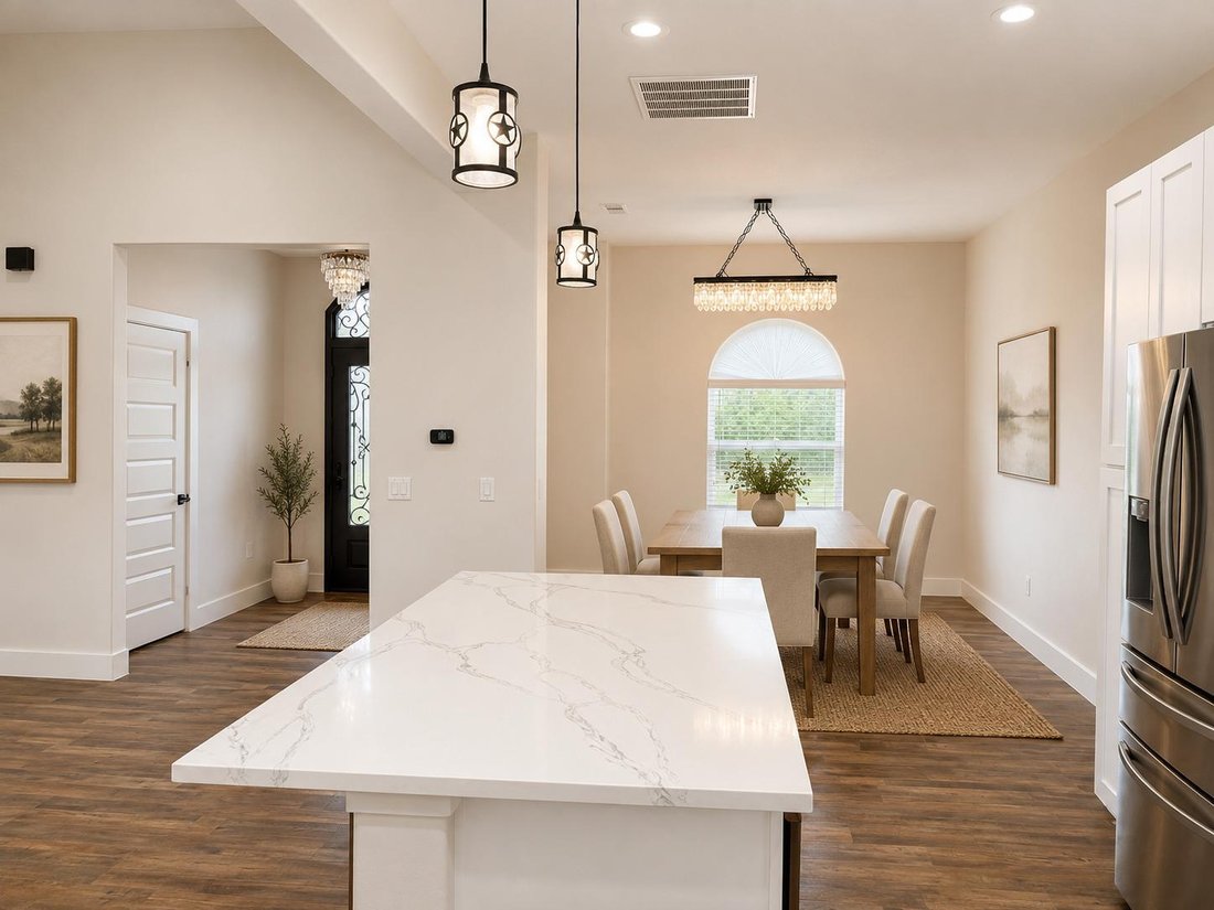 House in Elgin, Texas, United States 3 - 18414833