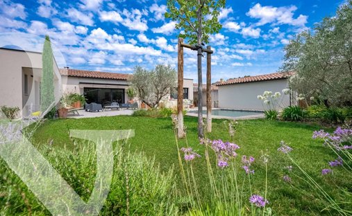 House in Saint-Rémy-de-Provence, Provence-Alpes-Côte d'Azur, France 1