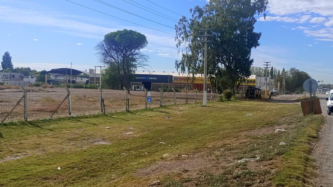 Land in Cipolletti, Río Negro, Argentina 1 - 18406597