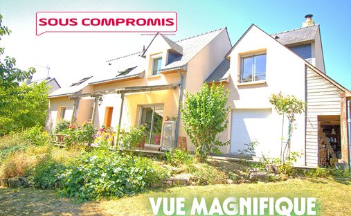Villa in La Dezière-L'Etang, Avrillé, France 1