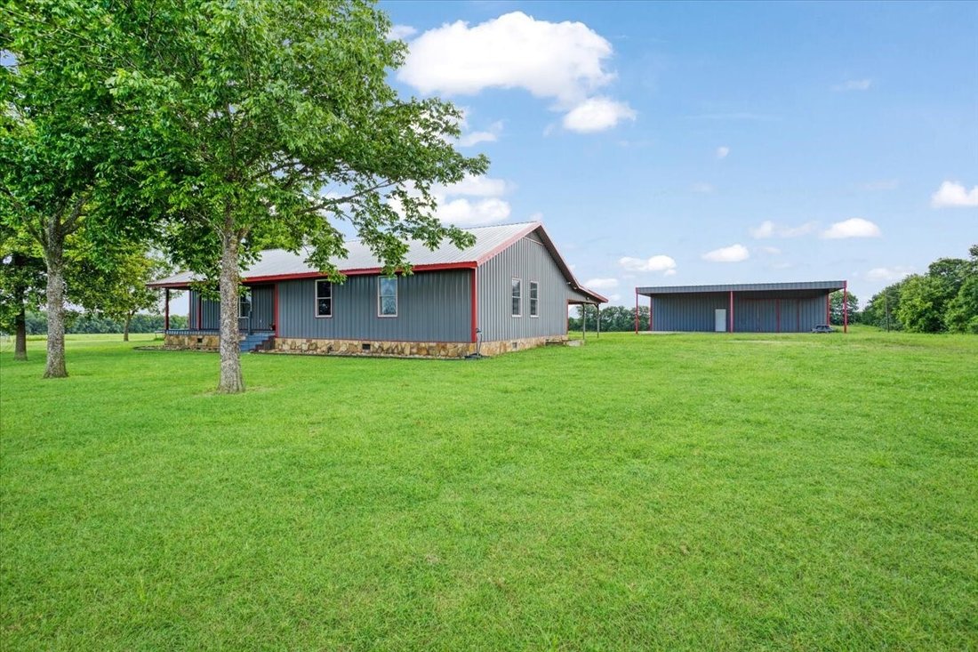 House in Paris, Texas, United States 1 - 18409015