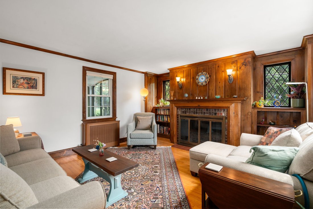 House in Medford, Massachusetts, United States 2 - 18402653