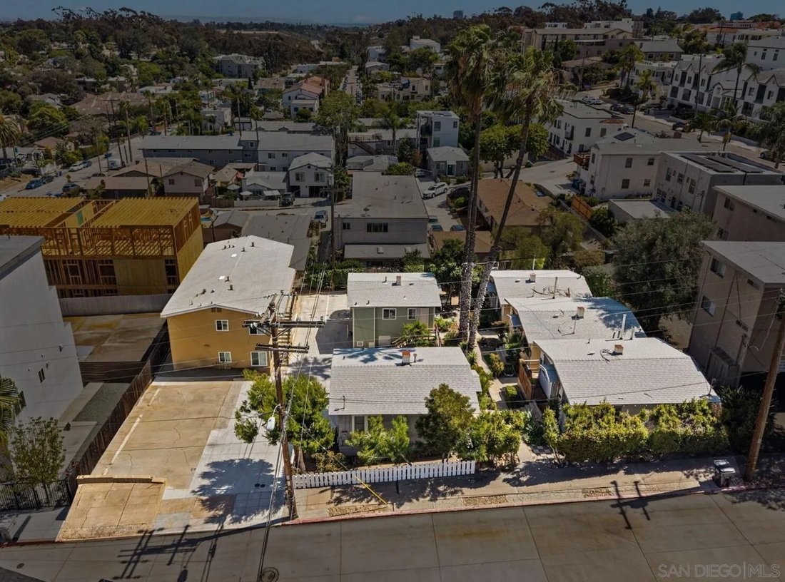 San Diego, California, United States 1 - 18408395