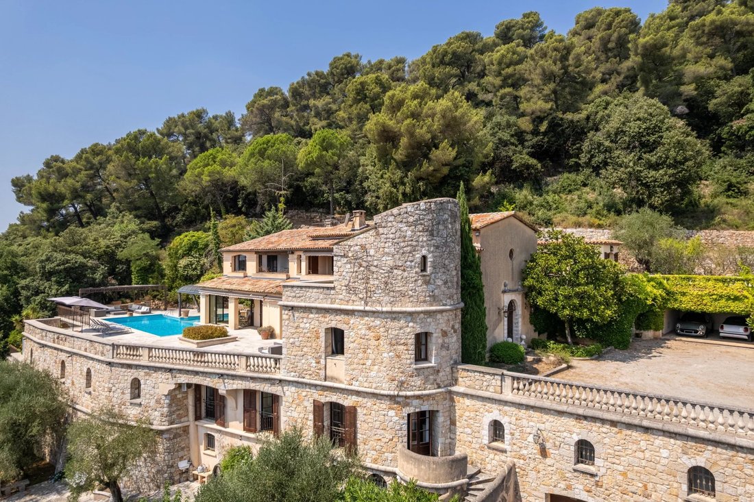 Villa in Grasse, Provence-Alpes-Côte d'Azur, France 2 - 18406824
