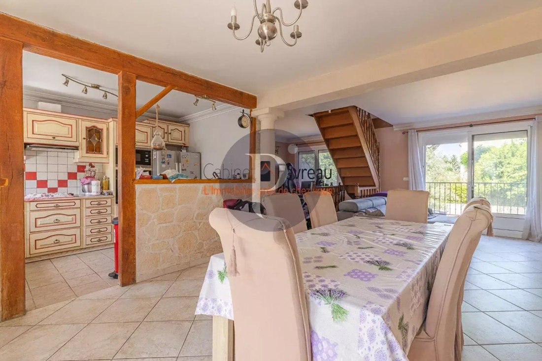 House in Vitry-sur-Seine, Ile-de-France, France 2 - 17646532