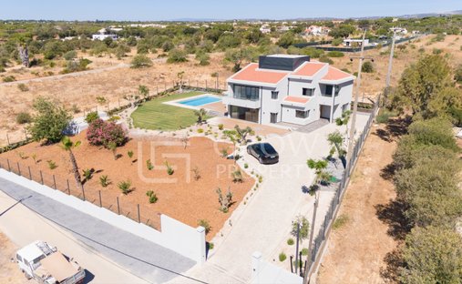 Maison à Quarteira, Algarve, Portugal 1