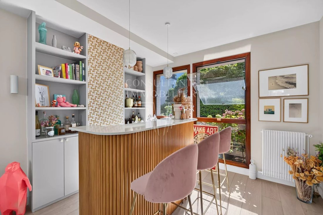 Apartment in Violet Commerce, Paris 15e Arrondissement, Paris 4 - 18213329