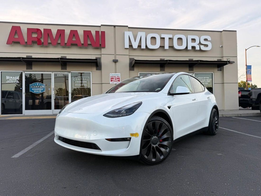 Suv in Sacramento, CA, United States 3 - 18414057