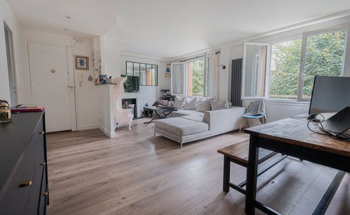 Apartment in Bordeaux Victor Hugo, Charenton-le-Pont, France 1