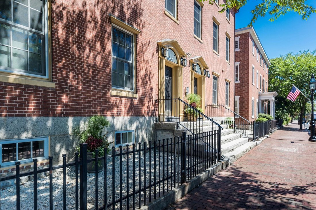 Condo in Portsmouth, New Hampshire, United States 4 - 18415780