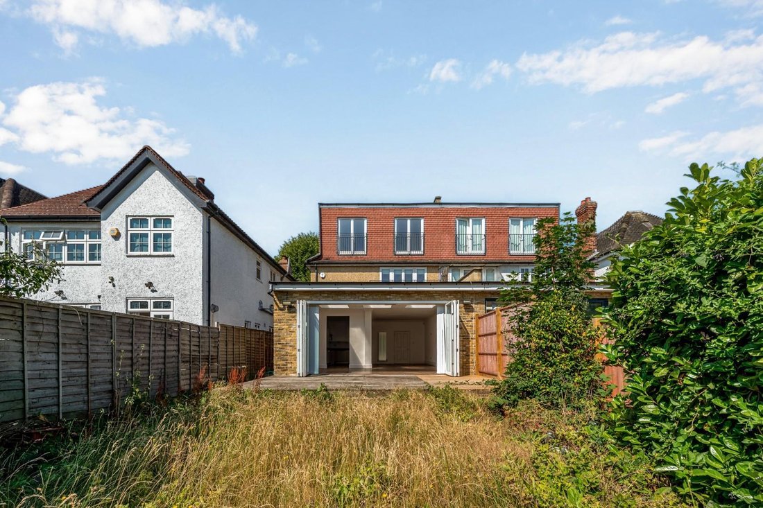 House in Ealing (London Borough of Ealing), Ealing, England 1 - 17141720
