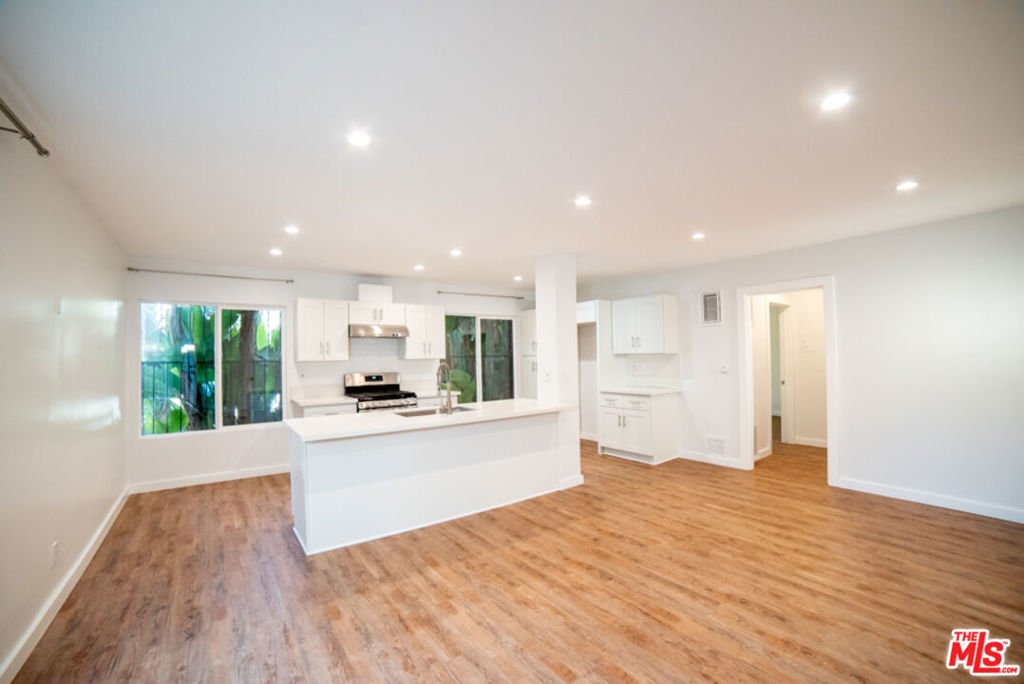 Los Angeles, California, United States 4 - 18407723