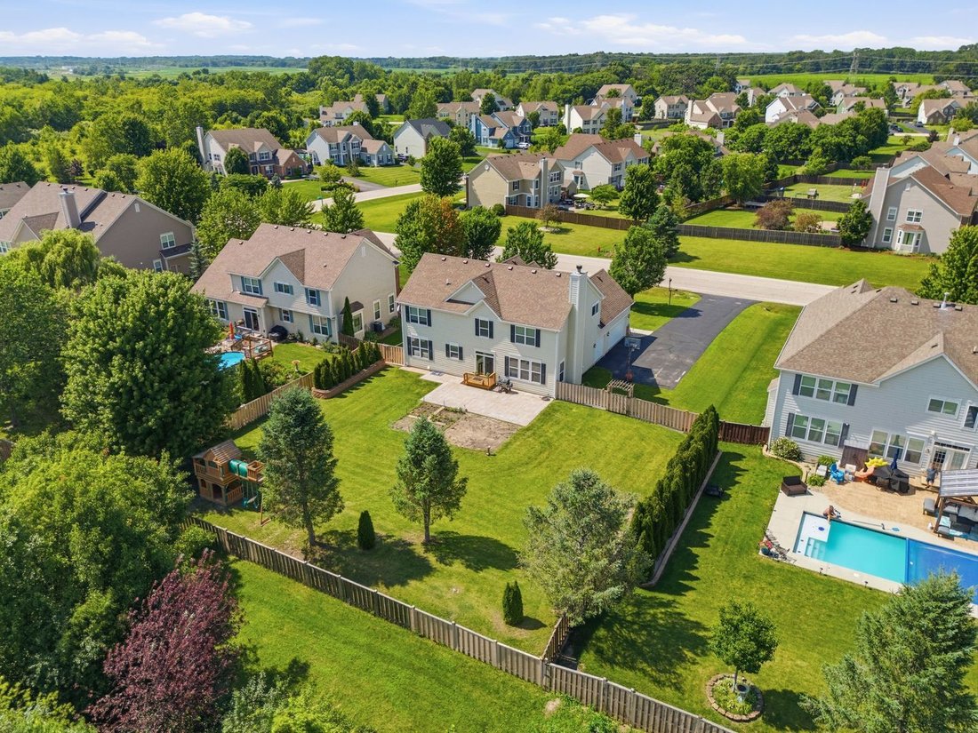 House in Village of Lakewood, Illinois, United States 4 - 18403520