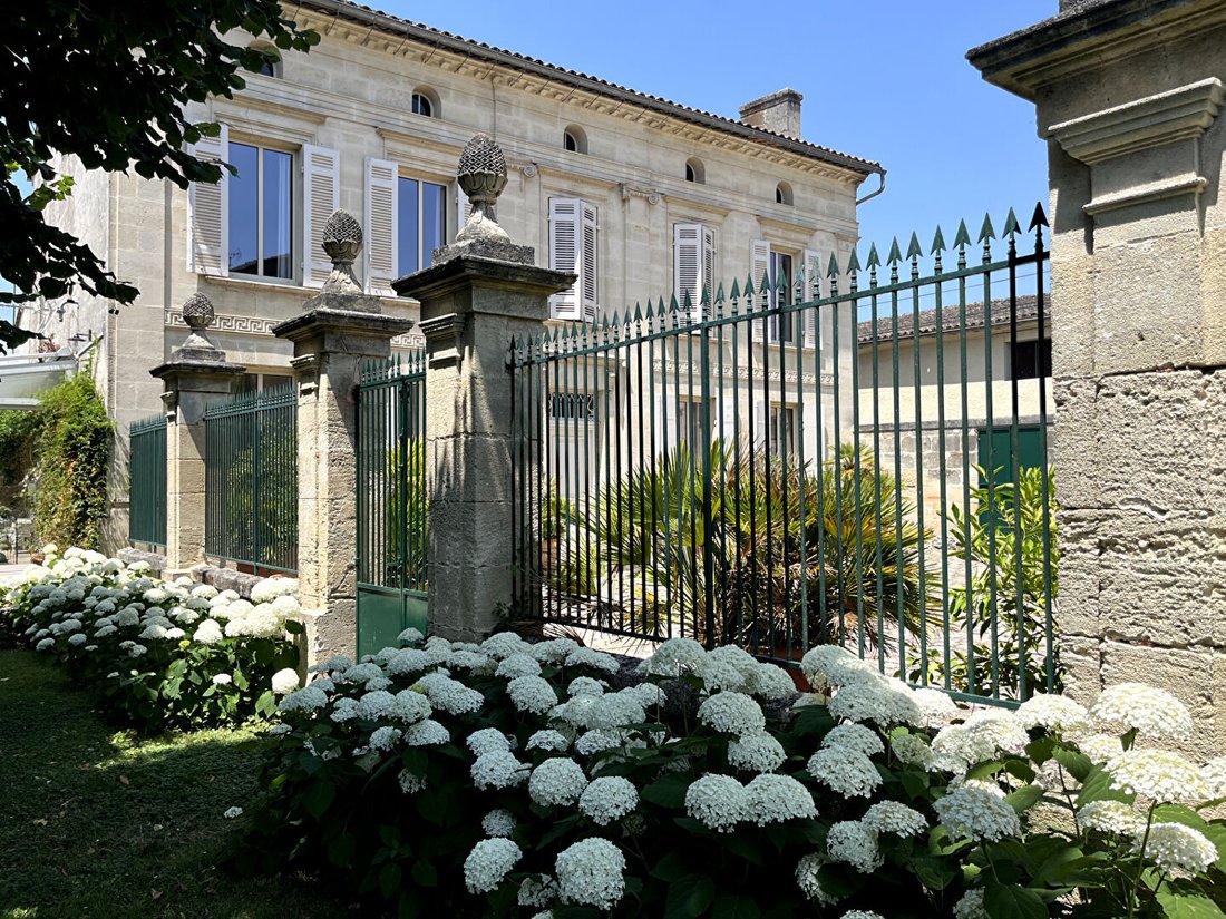 Villa in Nord Ouest, Saint-André-de-Cubzac, France 1 - 18406038