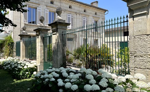 Villa in Nord Ouest, Saint-André-de-Cubzac, France 1