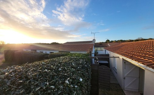Villa in Olonne-sur-Mer, Les Sables-d'Olonne, France 1