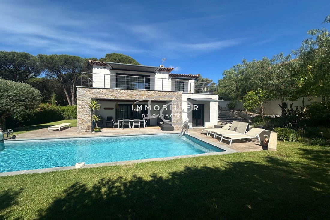 Villa in Sud, Cavalaire-sur-Mer, France 1 - 18403707