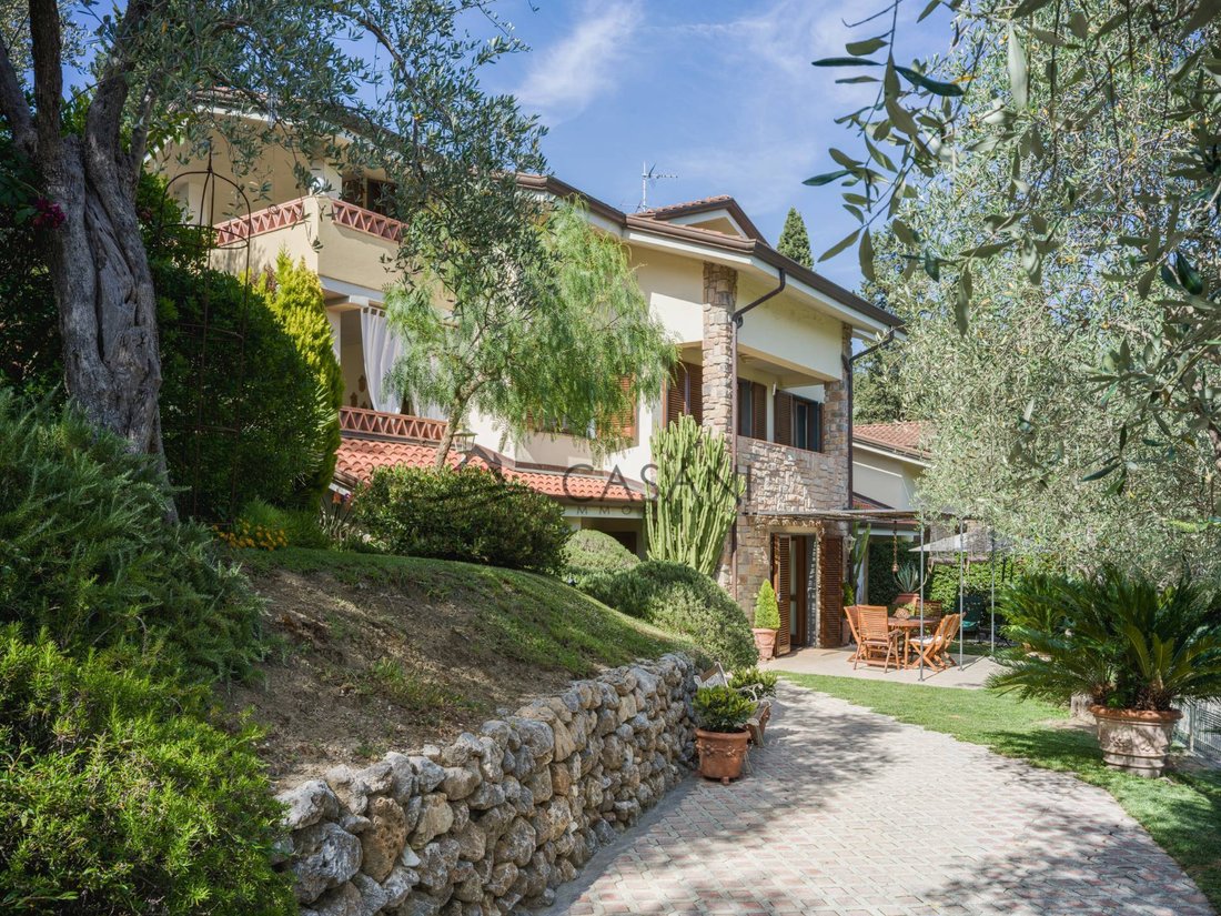 Villa in Montramito, Massarosa, Tuscany 1 - 18410232