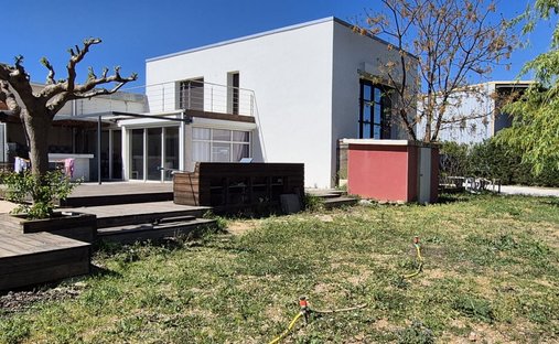 Villa in Paulhan, Occitania, France 1