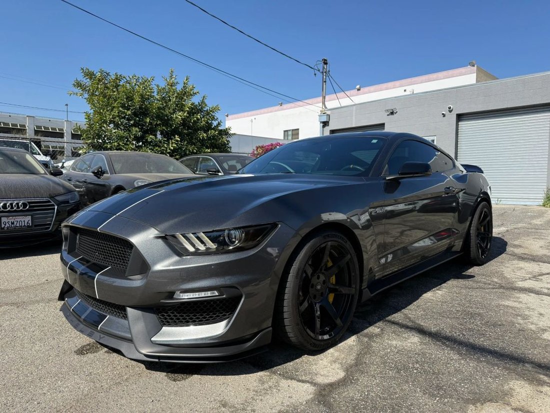 Coupe in Azusa, CA, United States 1 - 18412671