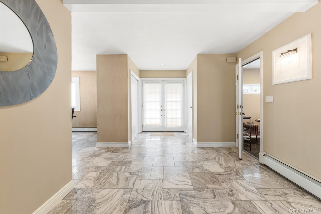 House in Jericho, New York, United States 3 - 18406956