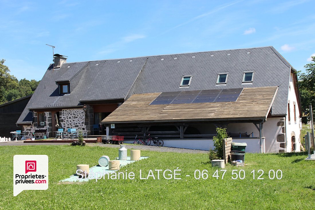 Villa in Saint-Martin-Valmeroux, Auvergne-Rhône-Alpes, France 1 - 18405904
