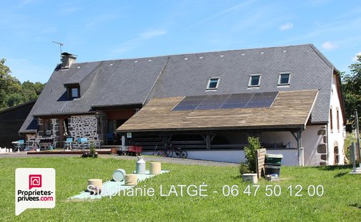 Villa à Saint-Martin-Valmeroux, Auvergne-Rhône-Alpes, France 1