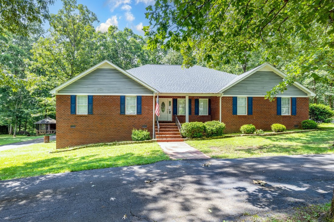 House in Hohenwald, Tennessee, United States 2 - 18403243