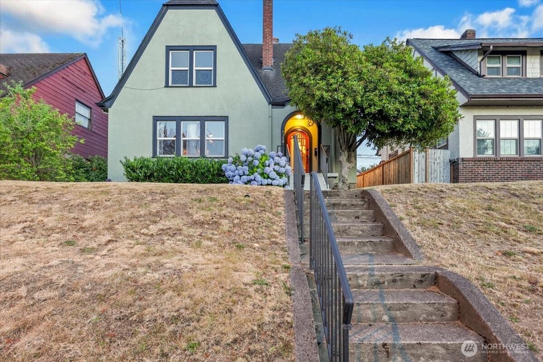 House in Tacoma, Washington, United States 1 - 18418614