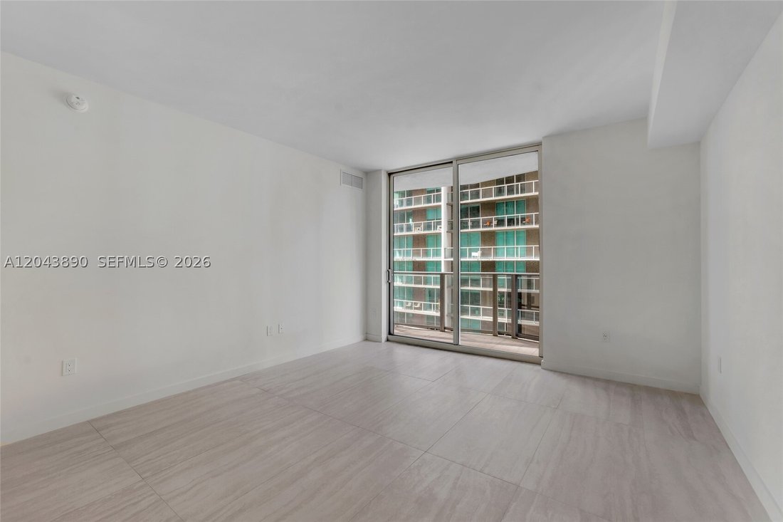 Condo in Miami, Florida, United States 3 - 18412152