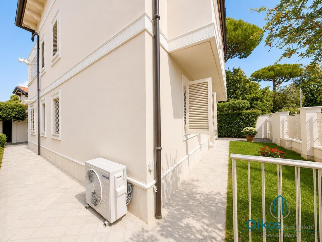 Villa in Vittoria Apuana, Forte dei Marmi, Tuscany 2 - 18407727